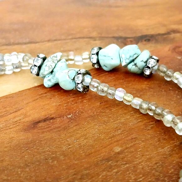 21" Howlite & Seed Bead Necklace, Seashell Pendant, Boho Statement - Picture 4 of 6